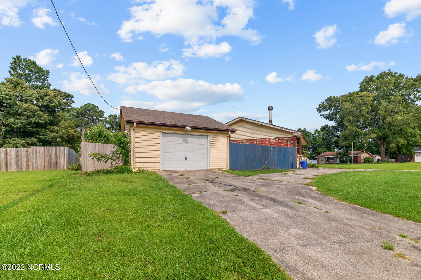 220 Sheffield Road Jacksonville, NC 28546 - Photo 4 of 57 4