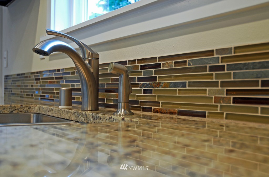 17229 Southeast 142nd Street Renton, WA 98059 - Photo 8 of 24