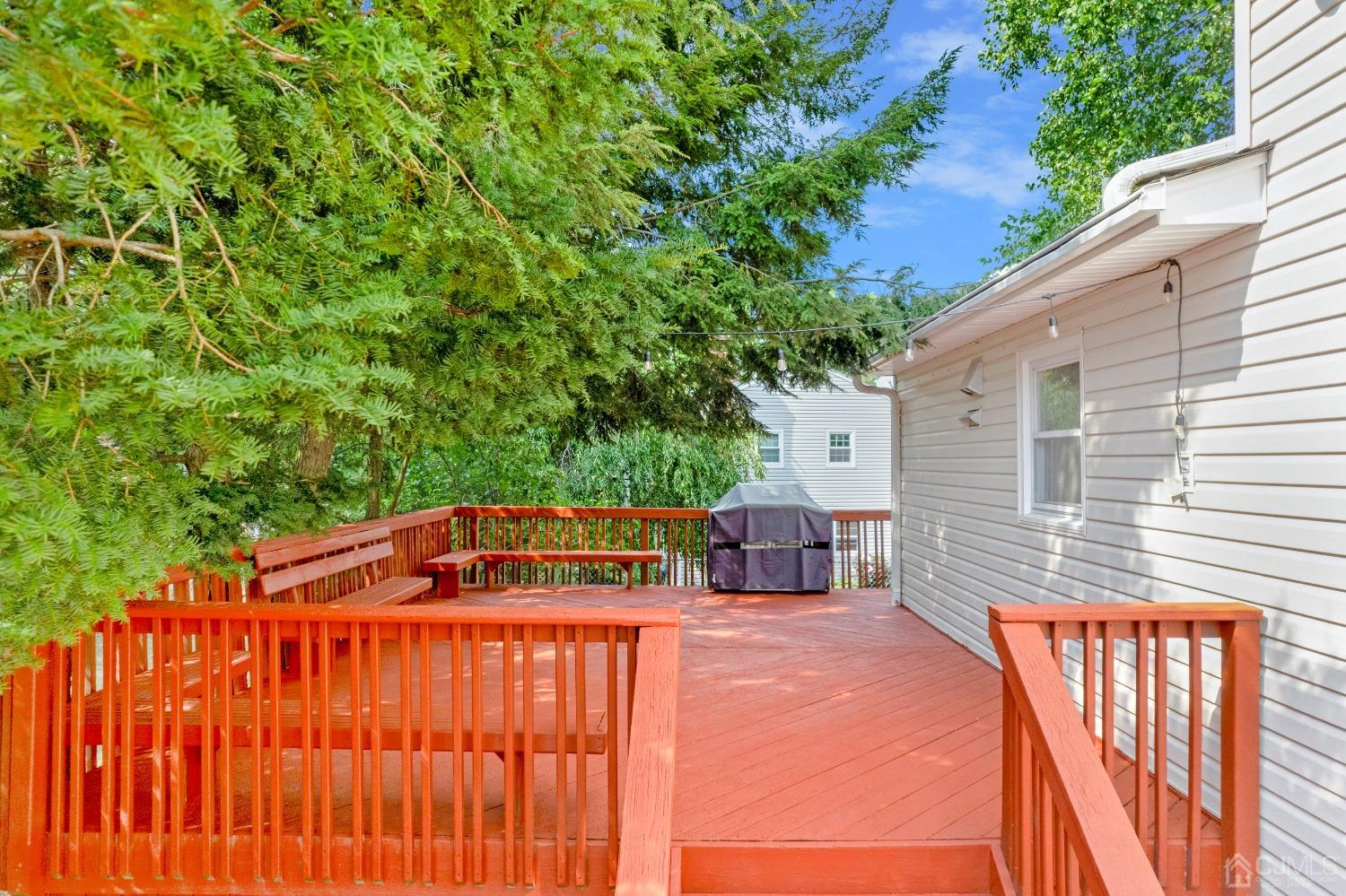 41 Laura Avenue Edison, NJ 08820 - Photo 39 of 45 a front view of a house with yard and trees