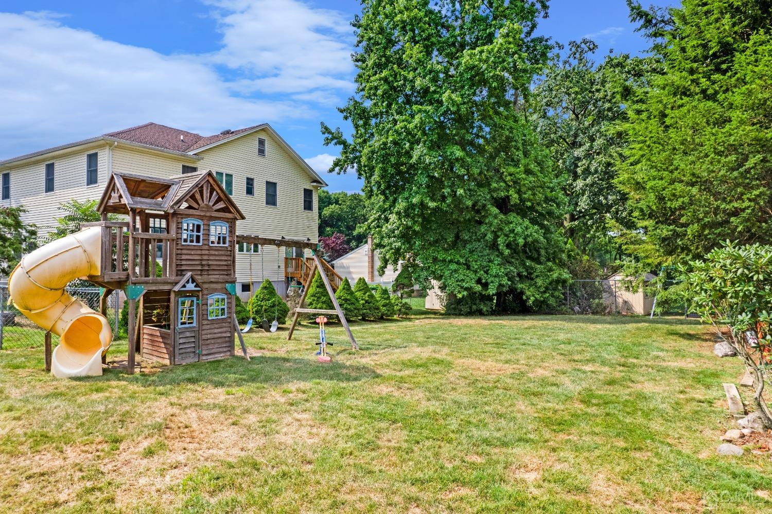 41 Laura Avenue Edison, NJ 08820 - Photo 40 of 45 a front view of a house with a yard