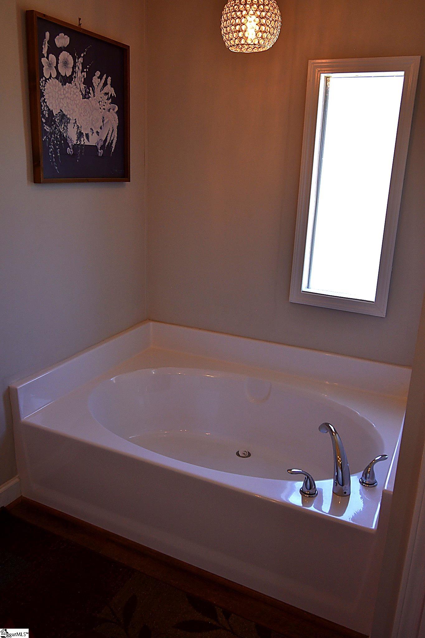 1304 Cheek Road Greer, SC 29651 - Photo 15 of 31