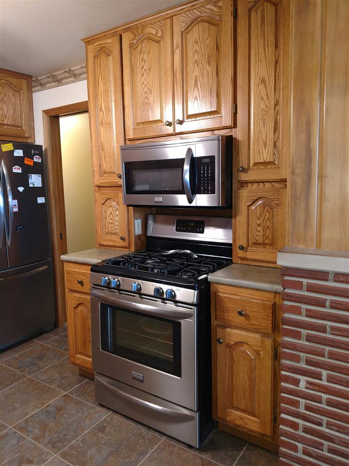 1010 Mercer Avenue Decatur, IN 46733 - Photo 3 of 17