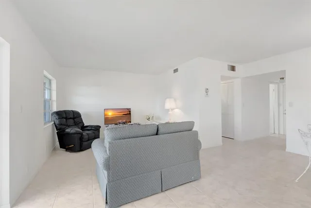 $139,900 | 5501 Northwest 2nd Avenue, Unit 302, Boca Raton, FL 33487