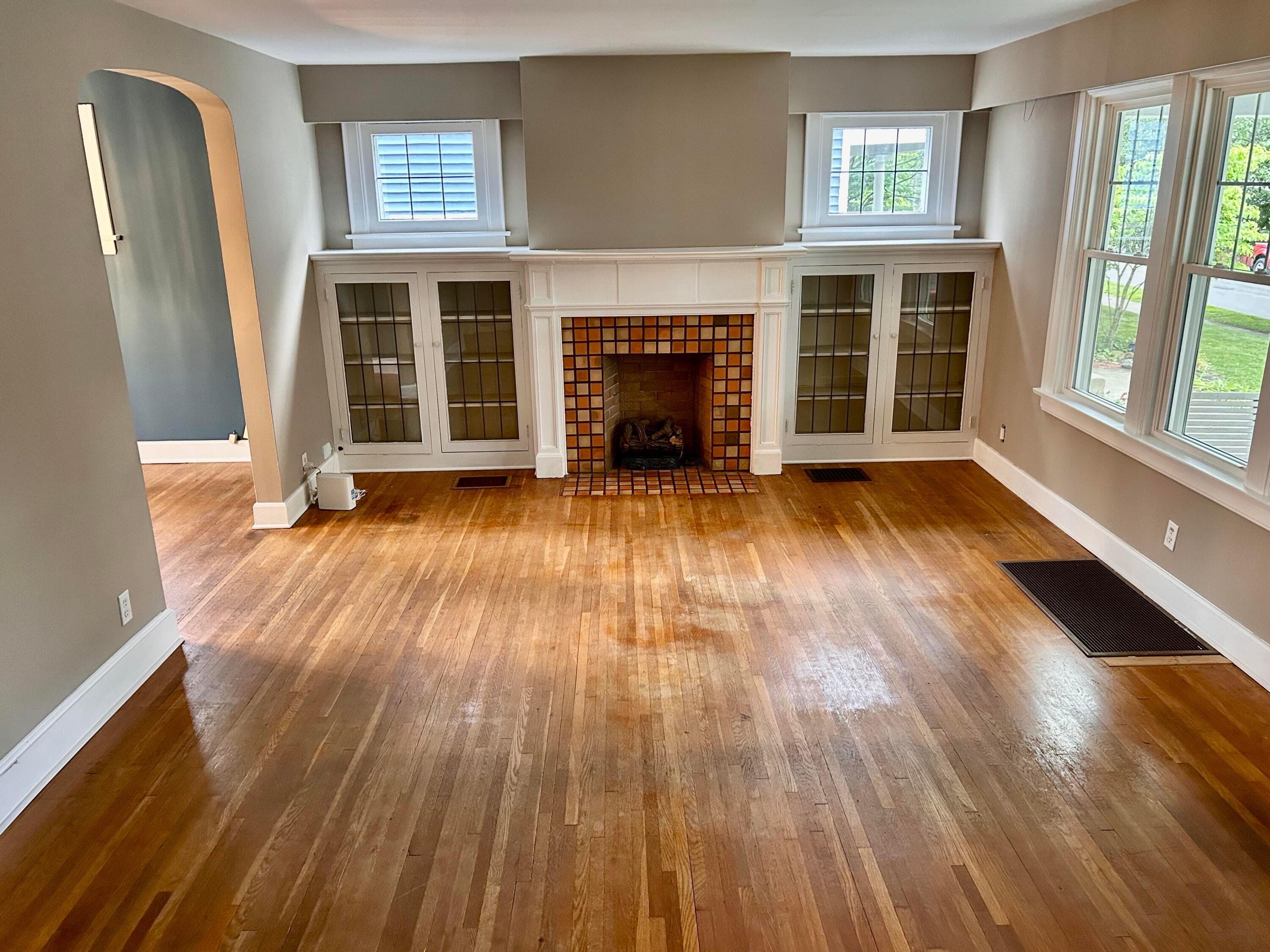 742 South Cassingham Road Bexley, OH 43209 - Photo 6 of 60 Living room