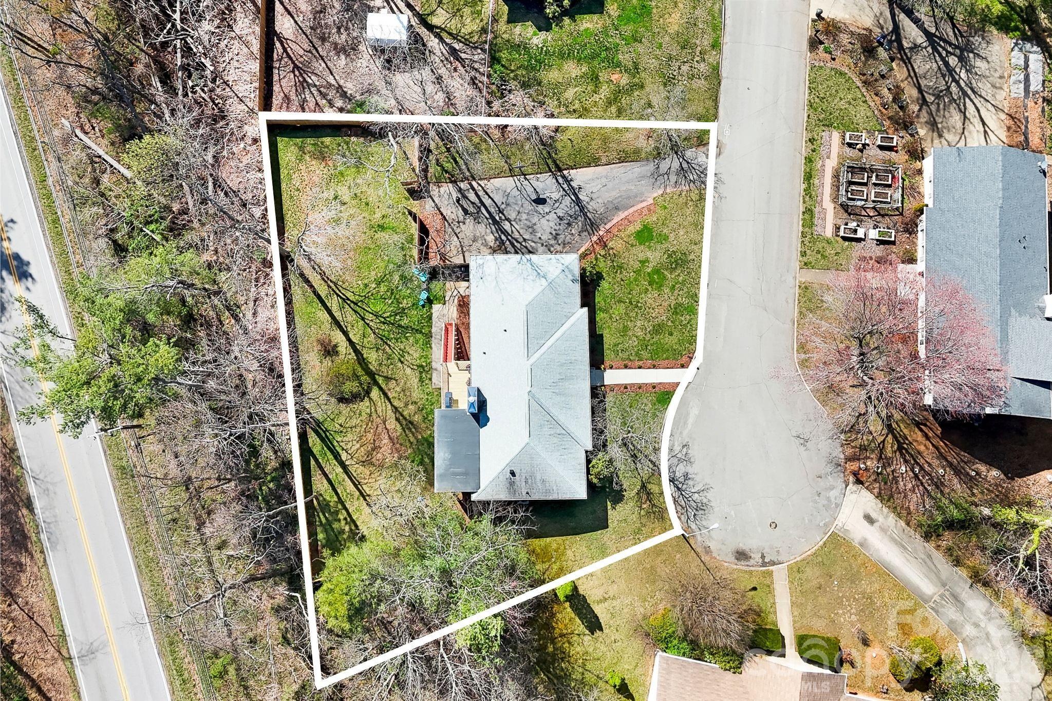 15 Blueberry Hill Road Asheville, NC 28804 - Photo 33 of 35