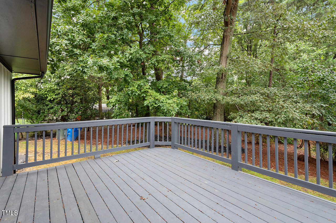 5905 Tafton Court Raleigh, NC 27609 - Photo 4 of 32 5905 Tafton Court_09