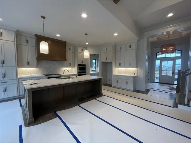 $1,020,995 | 16928 Rosehill Street, Overland Park, KS 66221