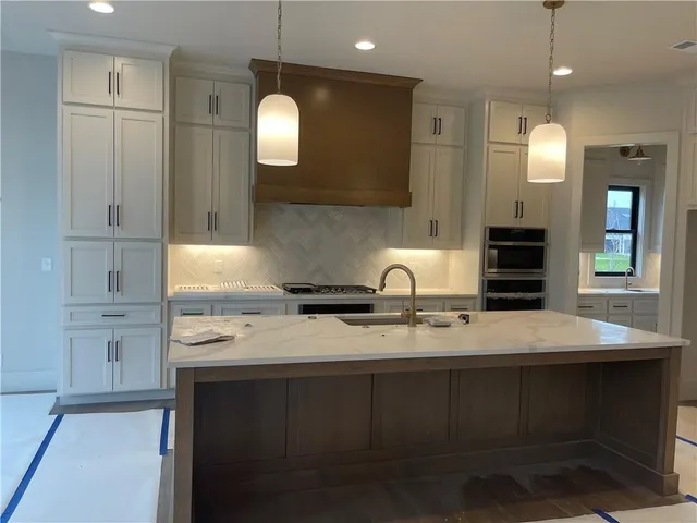 $1,020,995 | 16928 Rosehill Street, Overland Park, KS 66221