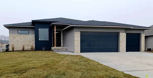 $479,900 | 3404 South Capri Street, Wichita, KS 67210