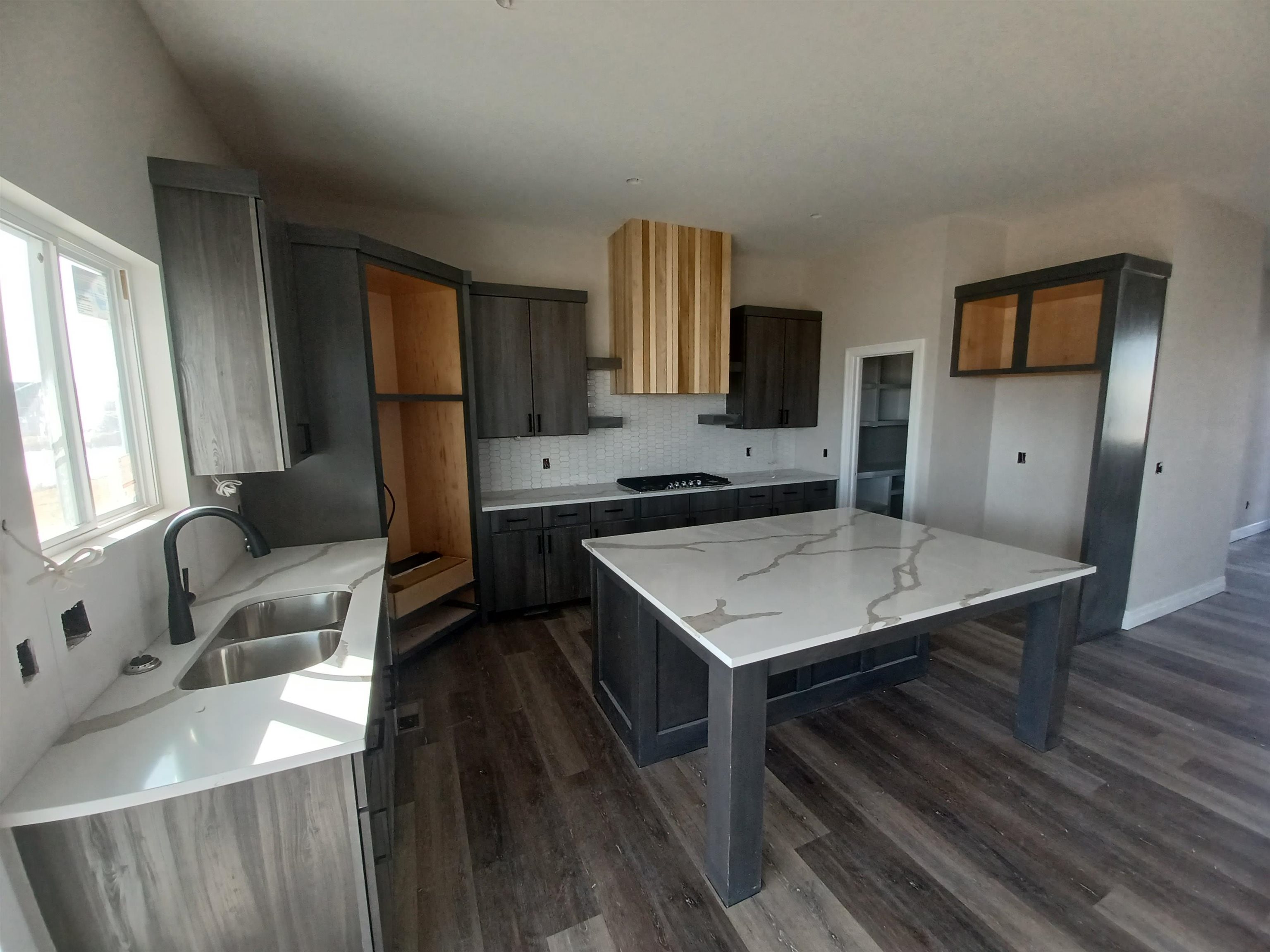 3404 South Capri Street Wichita, KS 67210 - Photo 5 of 29