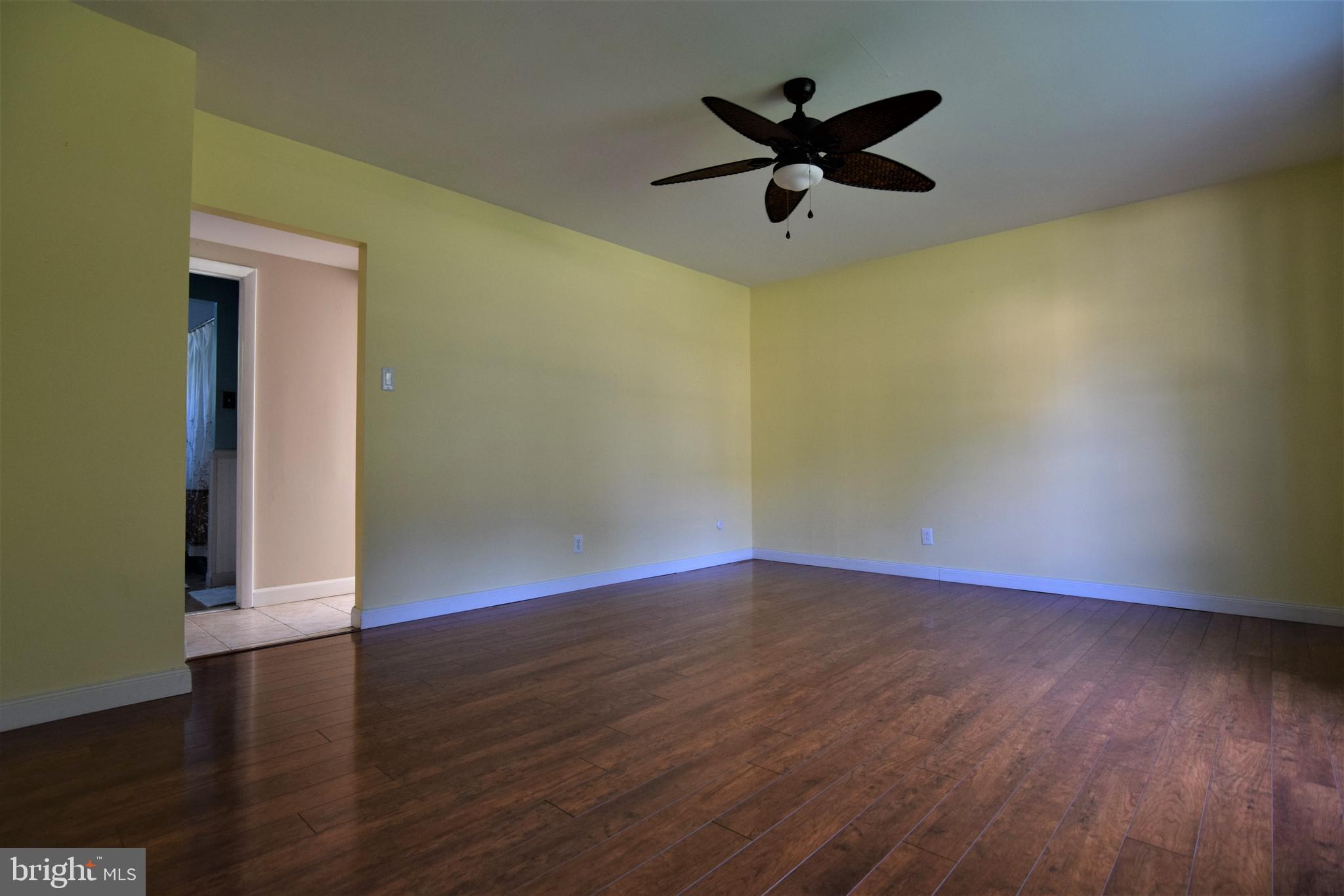241 Johnson Road Turnersville, NJ 08012 - Photo 10 of 28 Dining Room or Family Room, Versatile Floor plan