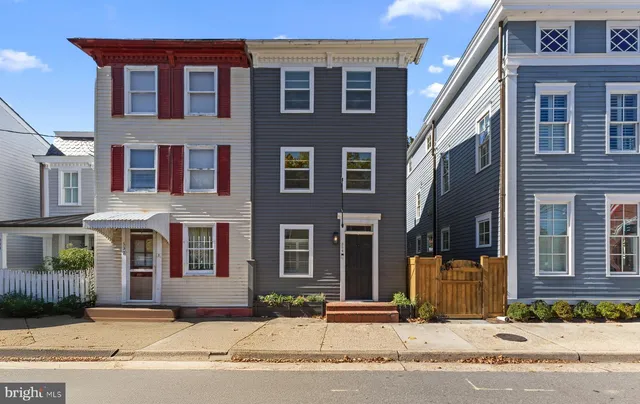 $899,000 | 334 North Patrick Street, Alexandria, VA 22314