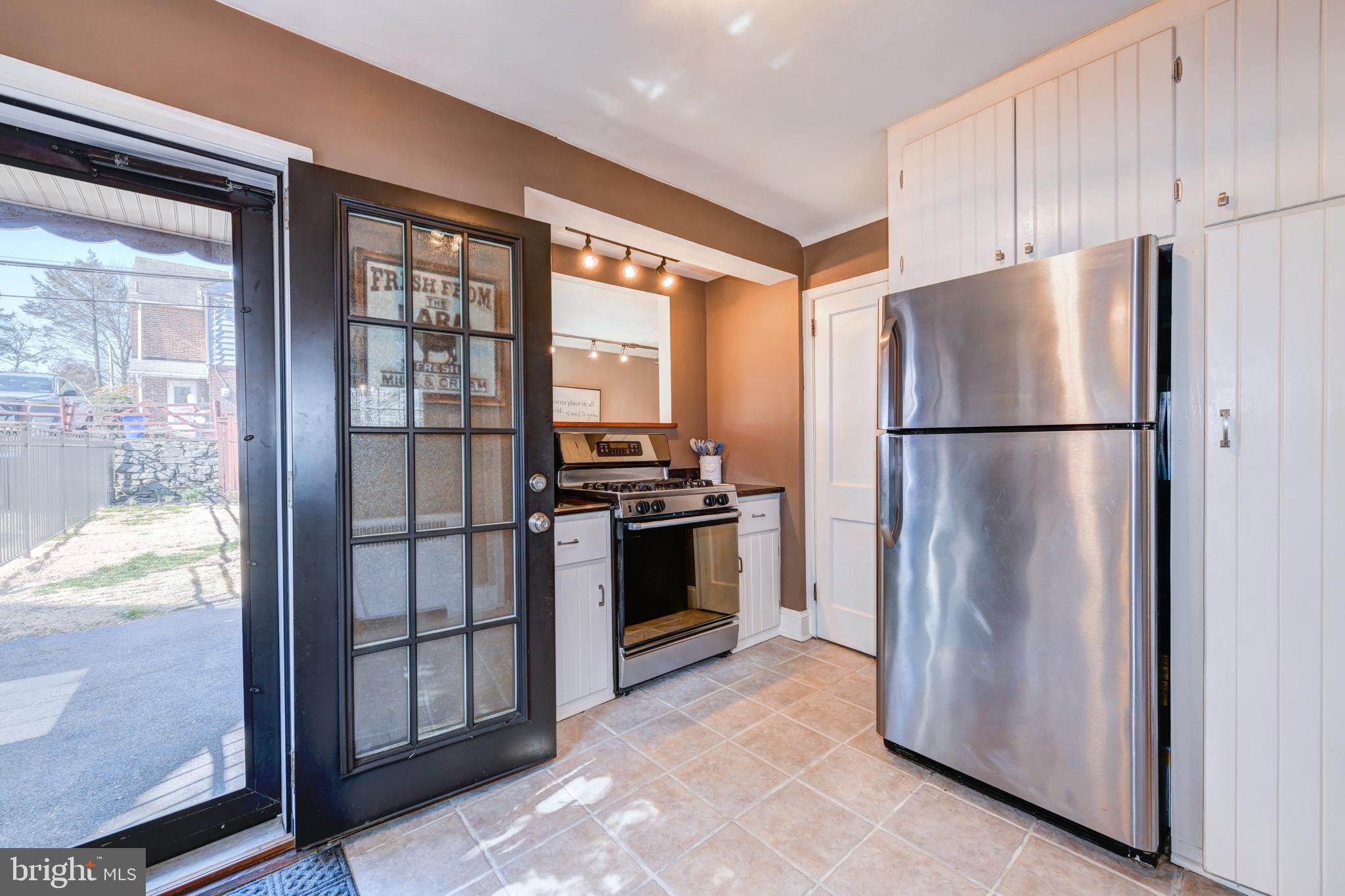 426 Longfellow Road Wyncote, PA 19095 - Photo 8 of 24