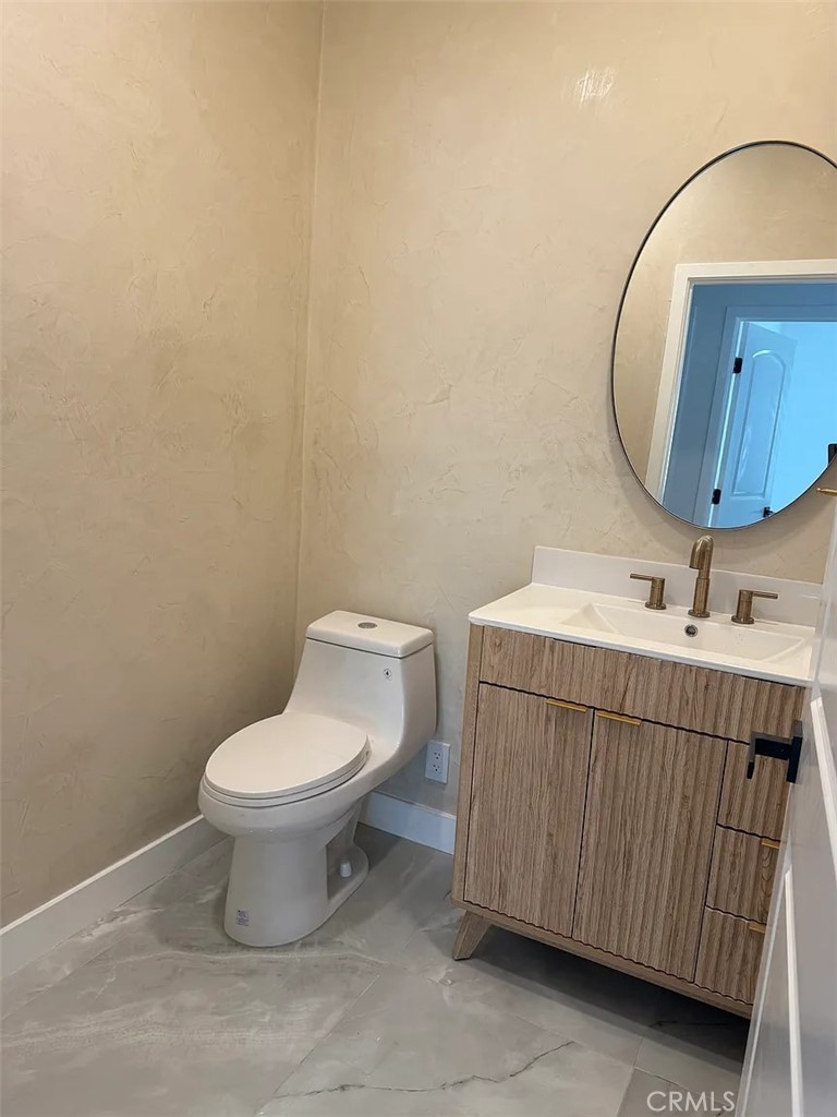 522 Stanford Road Burbank, CA 91504 - Photo 5 of 19