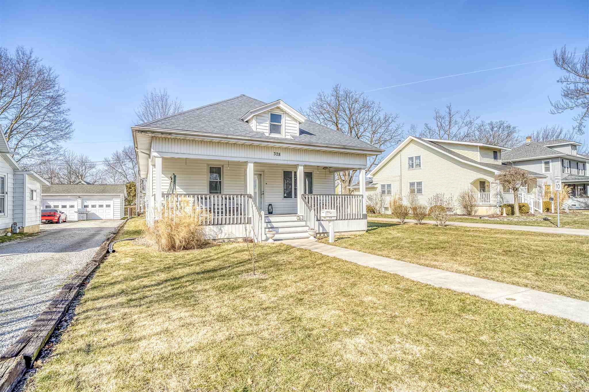 328 South 5th Street Decatur, IN 46733 - Photo 4 of 35