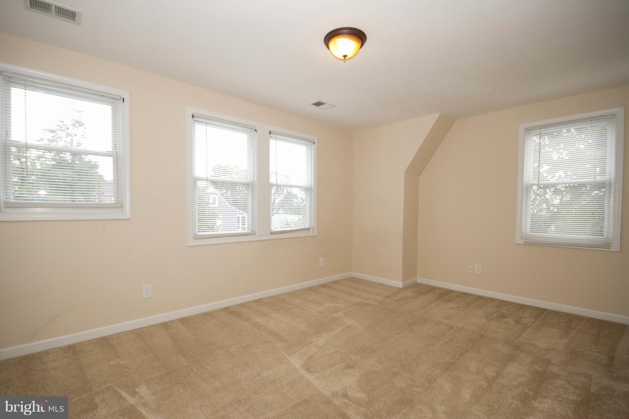 642 Orpington Road Baltimore, MD 21229 - Photo 14 of 20 Large Upper Level Master Suite