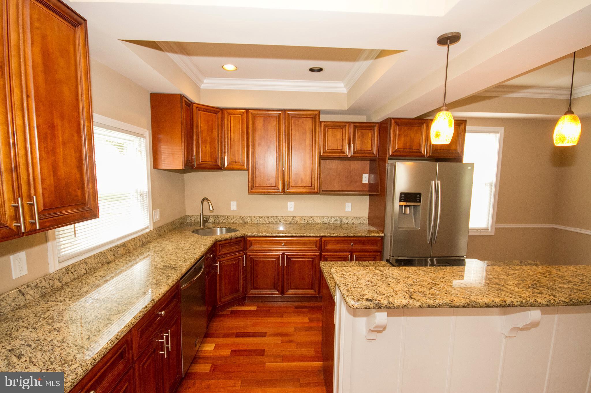 642 Orpington Road Baltimore, MD 21229 - Photo 7 of 20 Miles Of Granite Counters