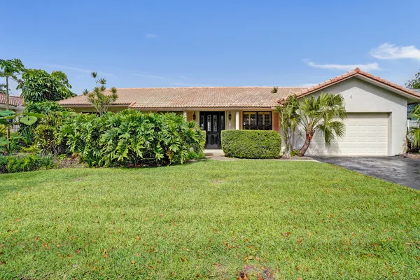 $1,025,000 | 1721 Southwest 69th Avenue, Plantation, FL 33317