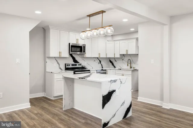 $2,300 | 8255 Mertztown Road, Unit B, Alburtis, PA 18011