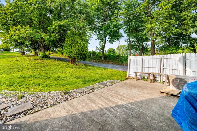 $2,300 | 8255 Mertztown Road, Unit B, Alburtis, PA 18011