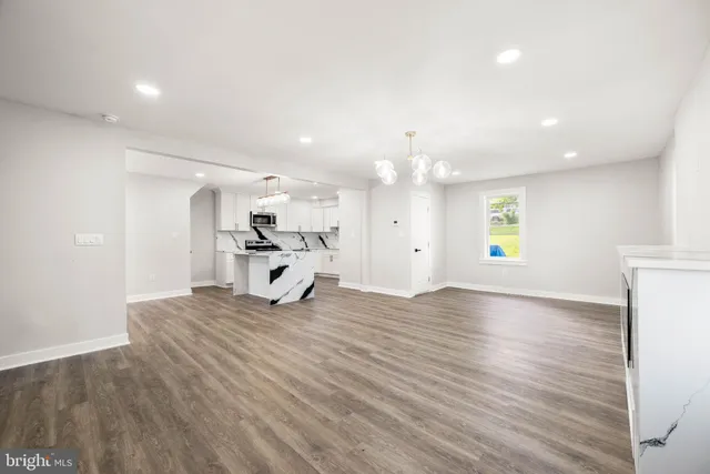 $2,300 | 8255 Mertztown Road, Unit B, Alburtis, PA 18011