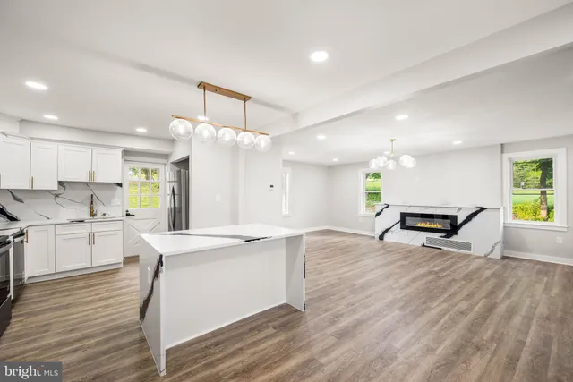 $2,300 | 8255 Mertztown Road, Unit B, Alburtis, PA 18011