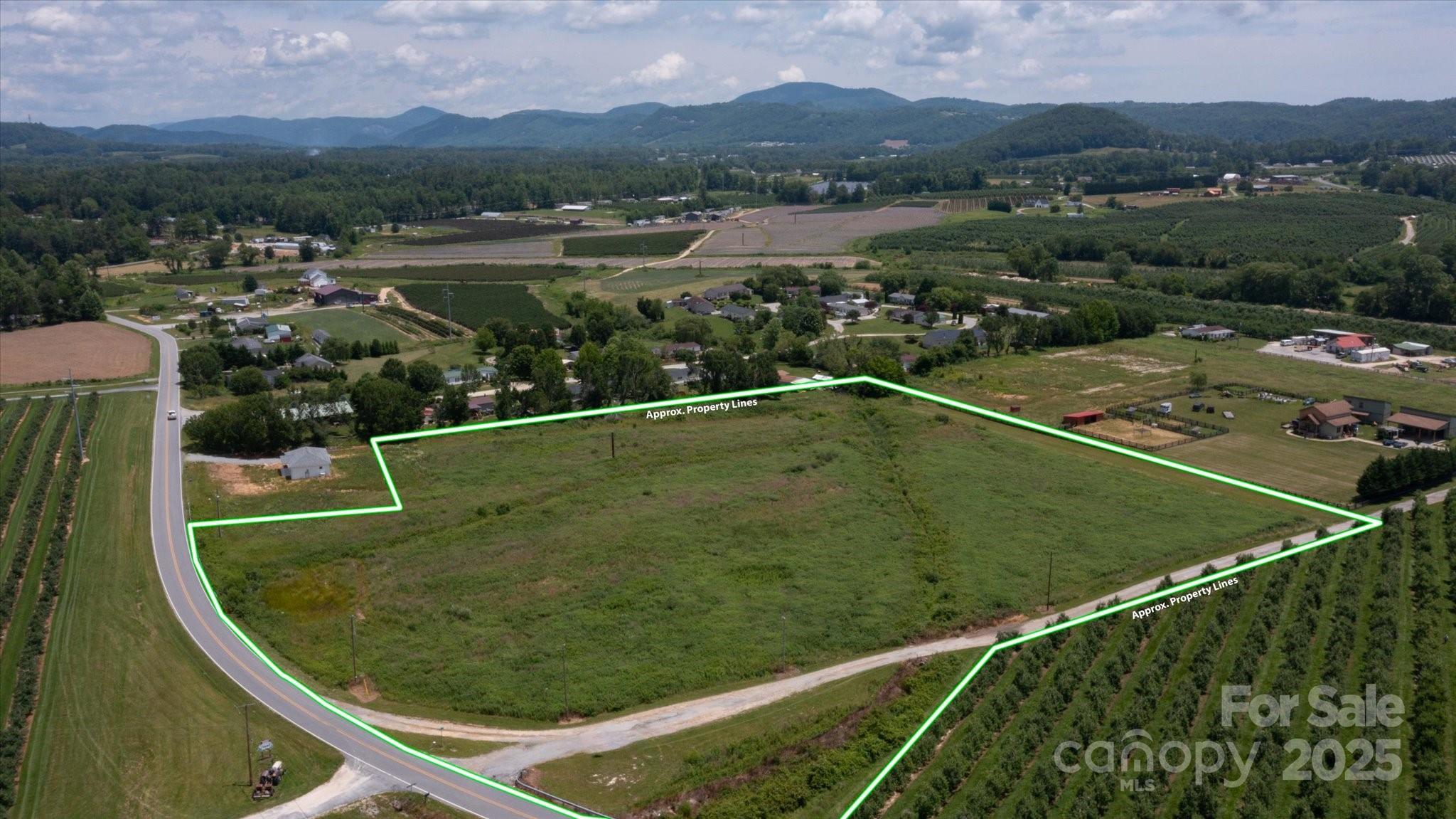 999 Pace Road Hendersonville, NC 28792 - Photo 1 of 25