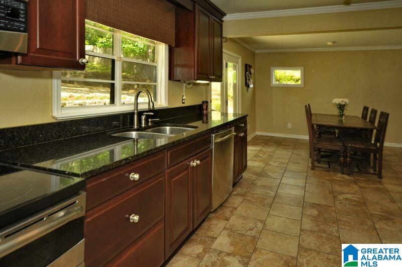 3348 Mountainside Road Vestavia Hills, AL 35243 - Photo 8 of 35 Gallery Image 8