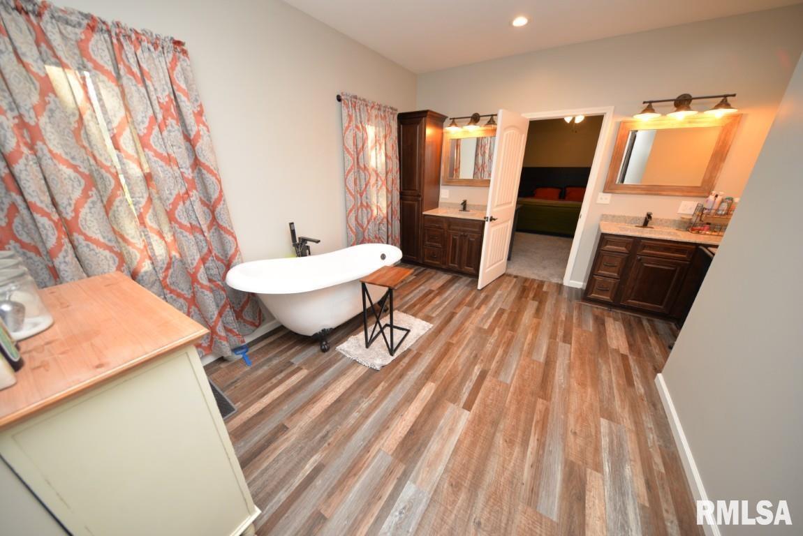 17359 Log Cabin Road Ewing, IL 62836 - Photo 24 of 38