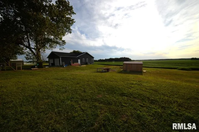 $329,900 | 17359 Log Cabin Road, Ewing, IL 62836