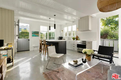 $7,500 | 16017 Ysidro Place, Pacific Palisades, CA 90272