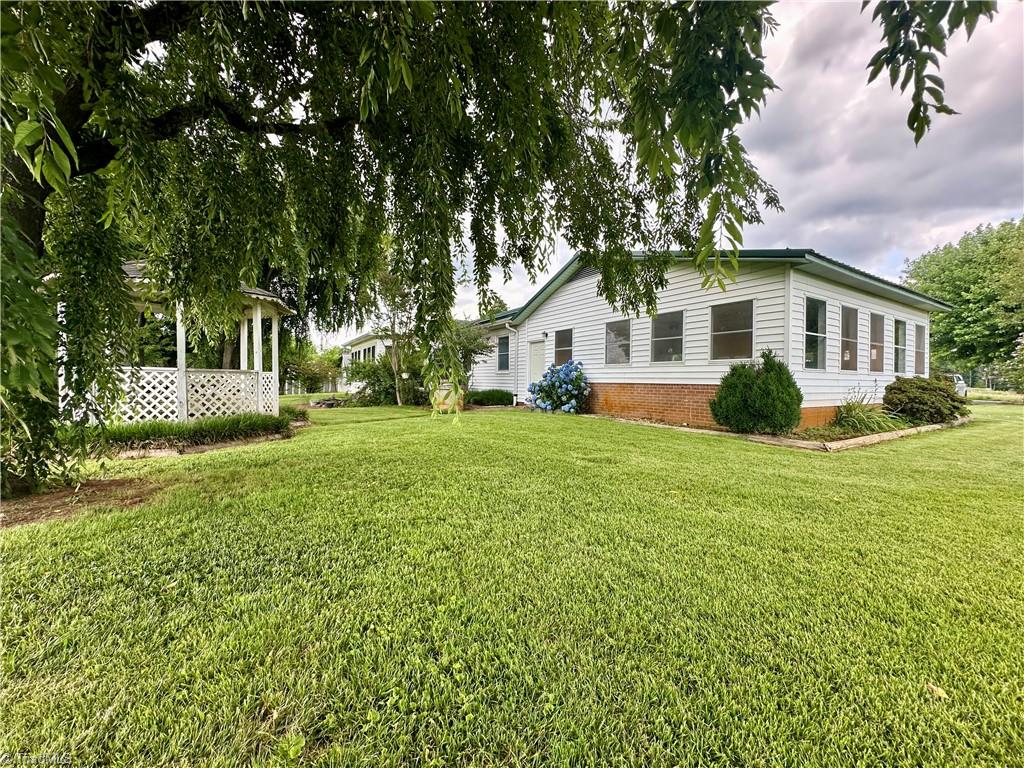 1717 Byrd Road Roaring River, NC 28669 - Photo 3 of 30 Gallery Image 3