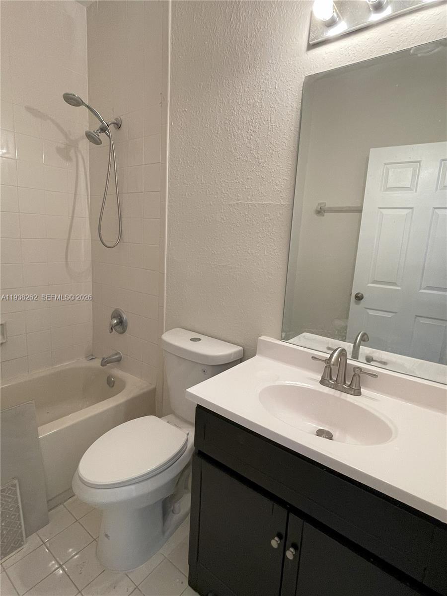2865 Southeast 15th Road, Unit 72 Homestead, FL 33035 - Photo 7 of 8