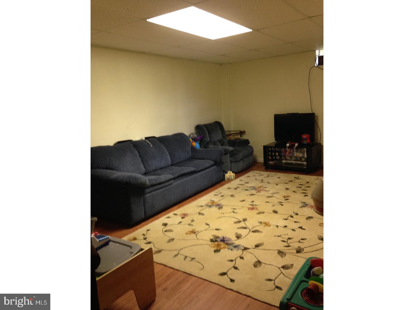808 Philadelphia Avenue Reading, PA 19607 - Photo 10 of 25 Family Room