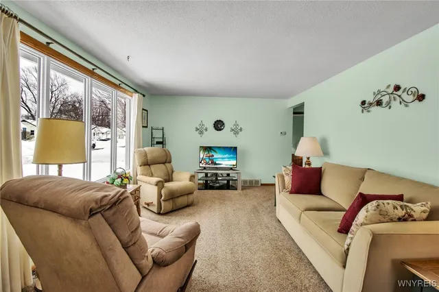 $224,900 | 118 Dolphann Drive, Tonawanda, NY 14150