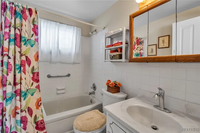 $224,900 | 118 Dolphann Drive, Tonawanda, NY 14150