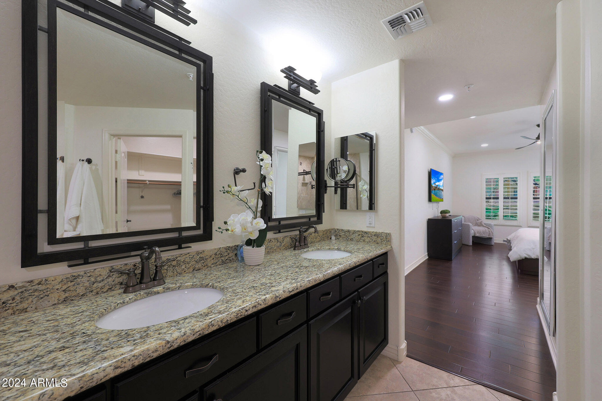 21320 North 56th Street, Unit 1148 Phoenix, AZ 85054 - Photo 24 of 44 Primary Bathroom