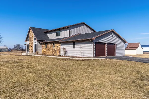 $595,000 | 7916 Lafayette Center Road, Yoder, IN 46798