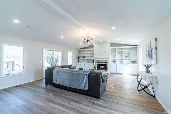 $595,000 | 7916 Lafayette Center Road, Yoder, IN 46798