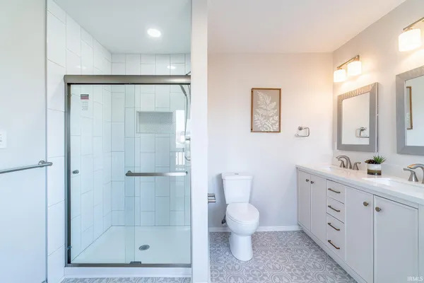 $595,000 | 7916 Lafayette Center Road, Yoder, IN 46798