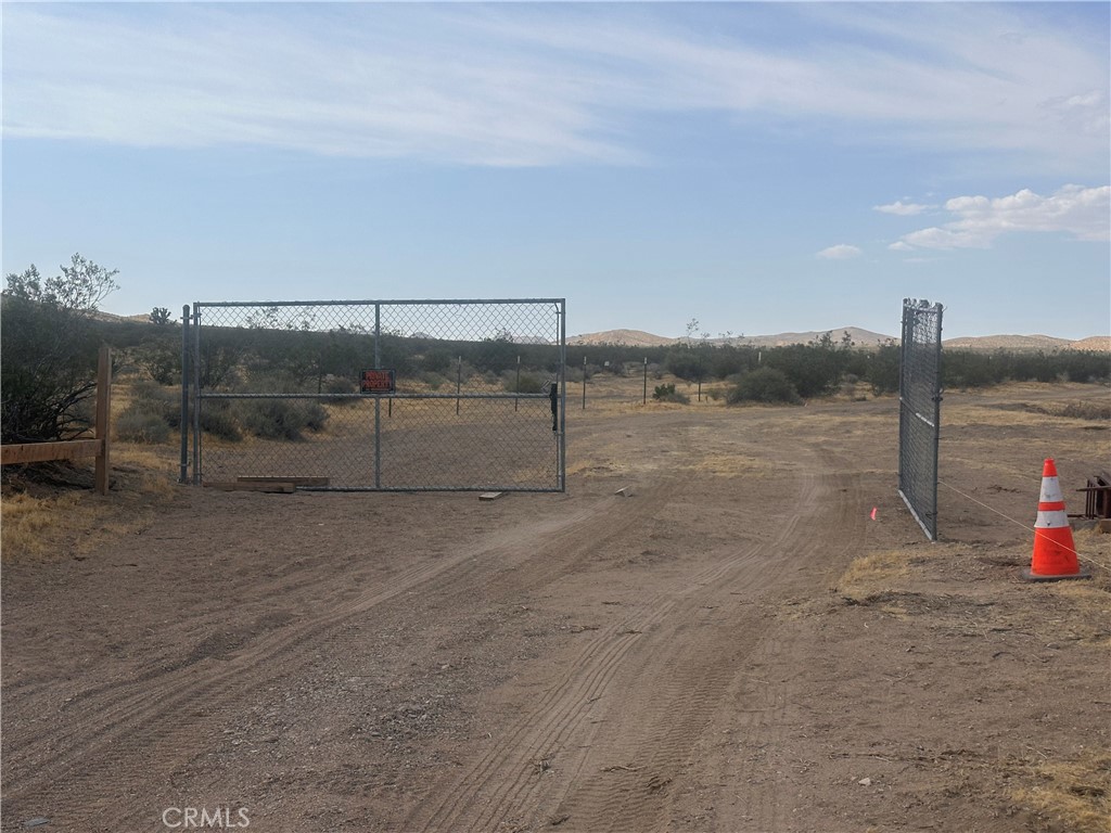 0 Lessing & Colusa Adelanto, CA 92301 - Photo 4 of 17