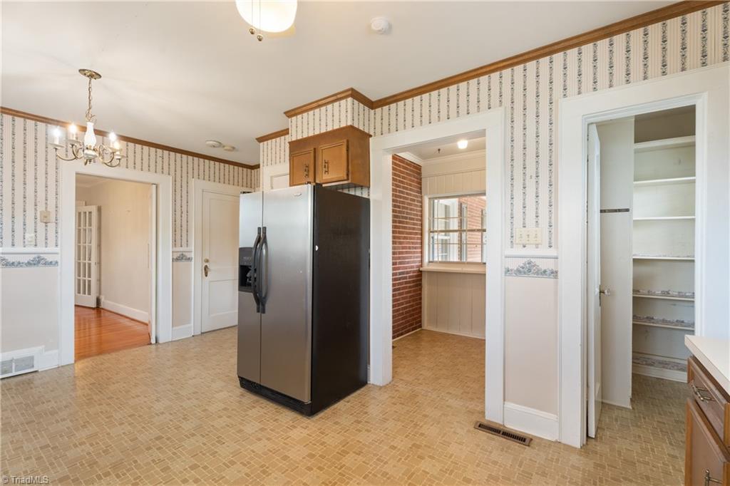 430 North Leonard Road Lexington, NC 27295 - Photo 11 of 43