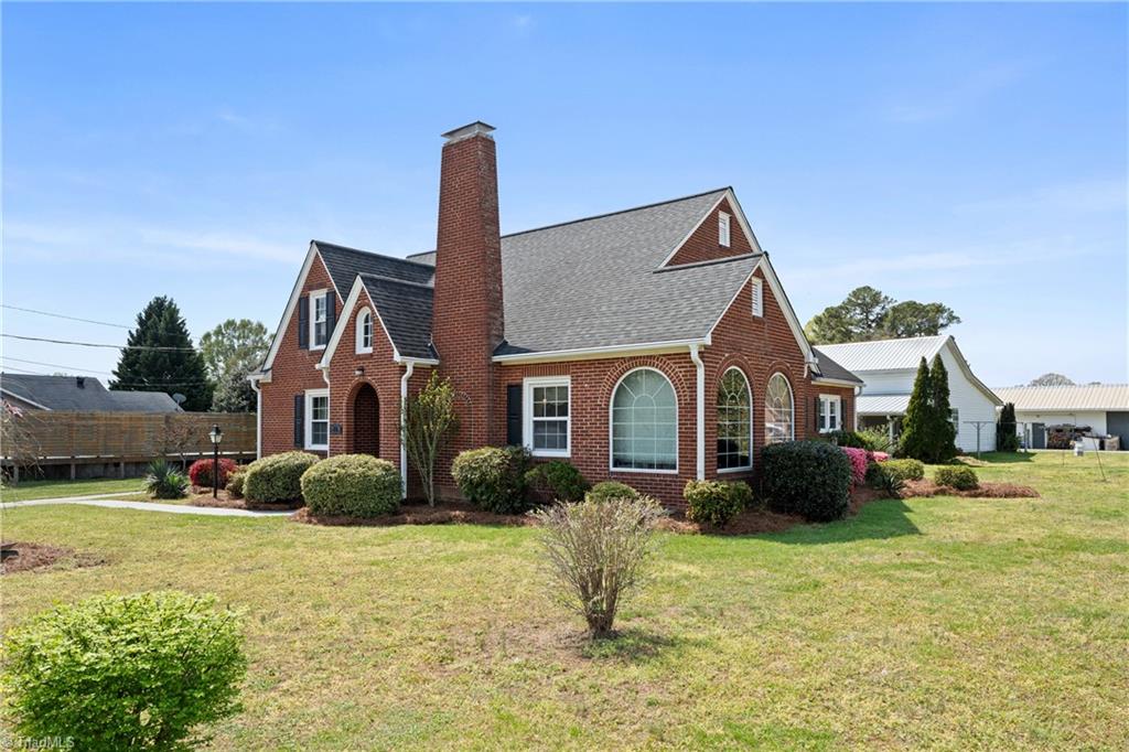 430 North Leonard Road Lexington, NC 27295 - Photo 2 of 43
