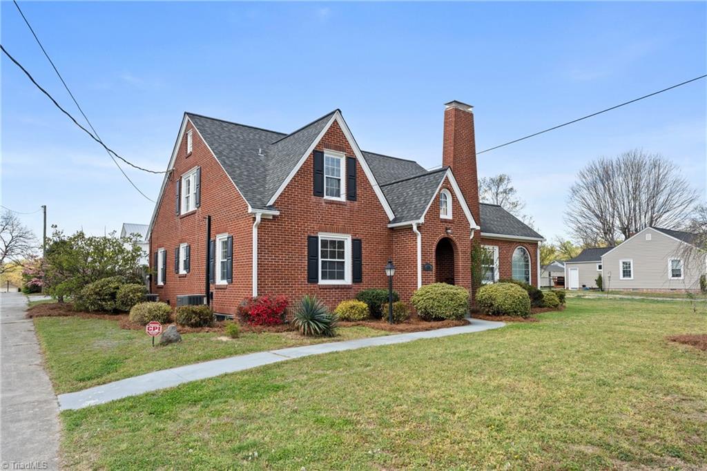 430 North Leonard Road Lexington, NC 27295 - Photo 3 of 43