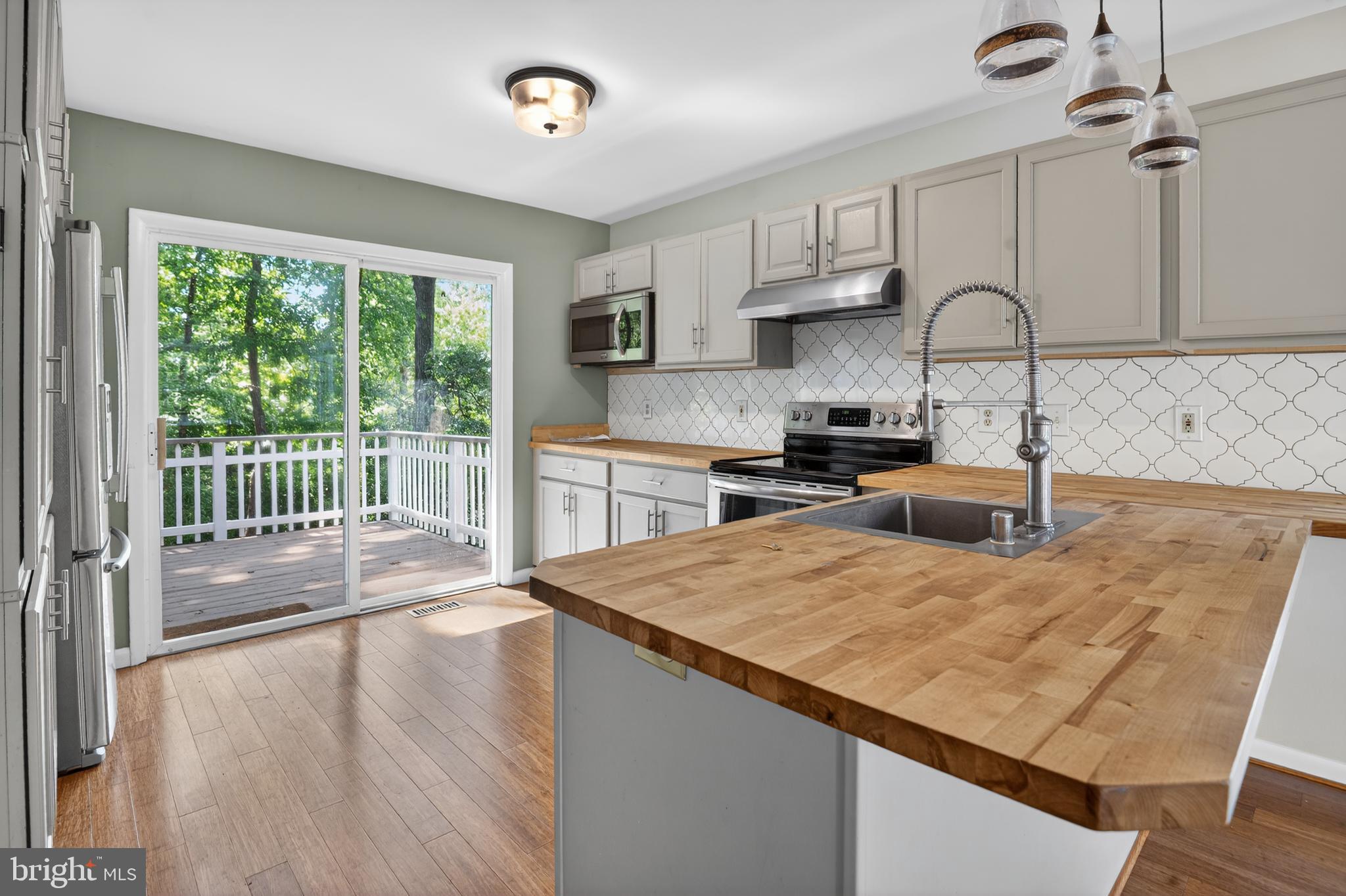 607 Overhill Drive Edgewater, MD 21037 - Photo 10 of 27 Kitchen