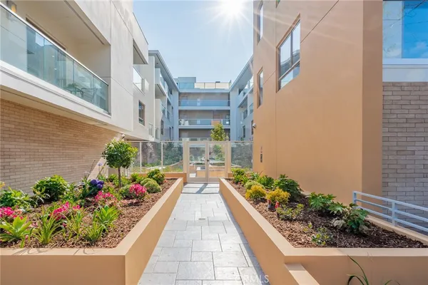 $550,000 | 137 South Wilson Avenue, Unit 106, Pasadena, CA 91106