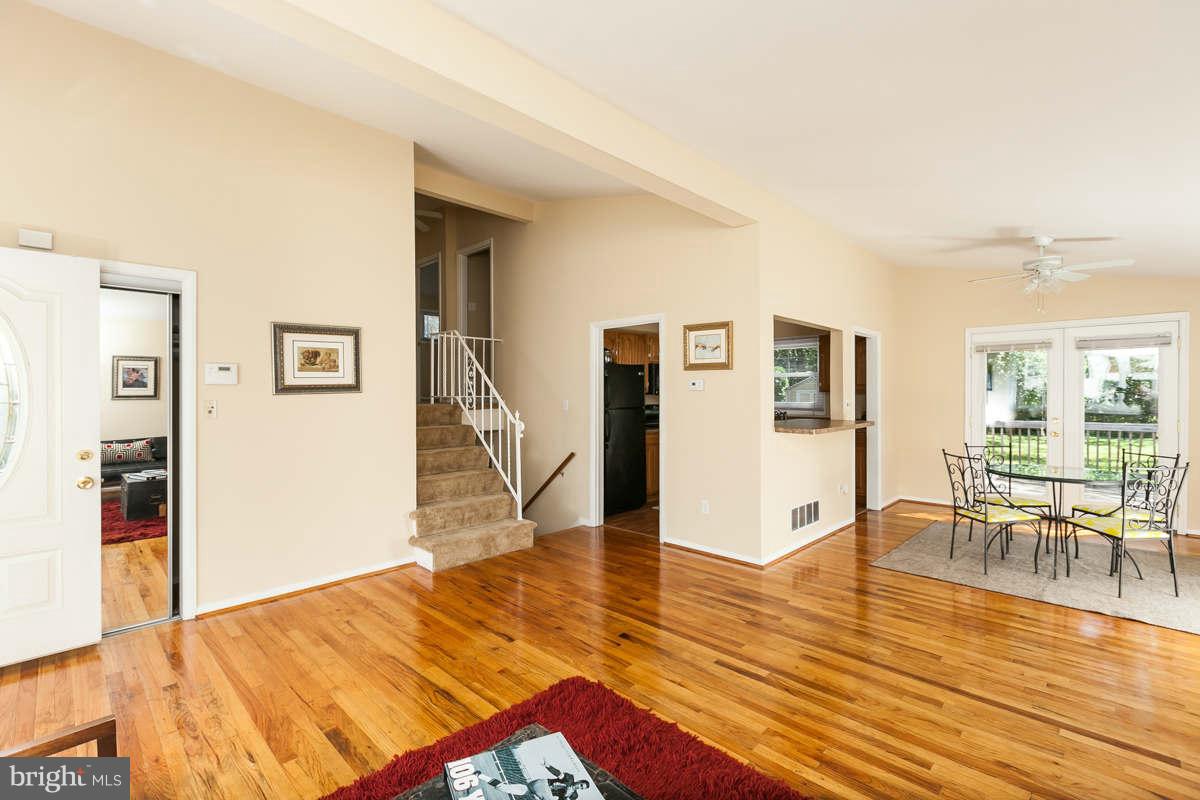 3827 Kilburn Road Randallstown, MD 21133 - Photo 16 of 30 Living Room