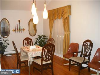 9729 Portis Road Philadelphia, PA 19115 - Photo 3 of 12
