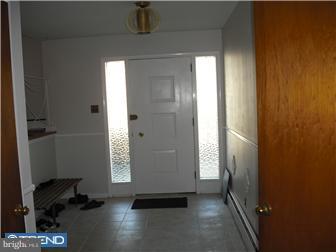 9729 Portis Road Philadelphia, PA 19115 - Photo 8 of 12
