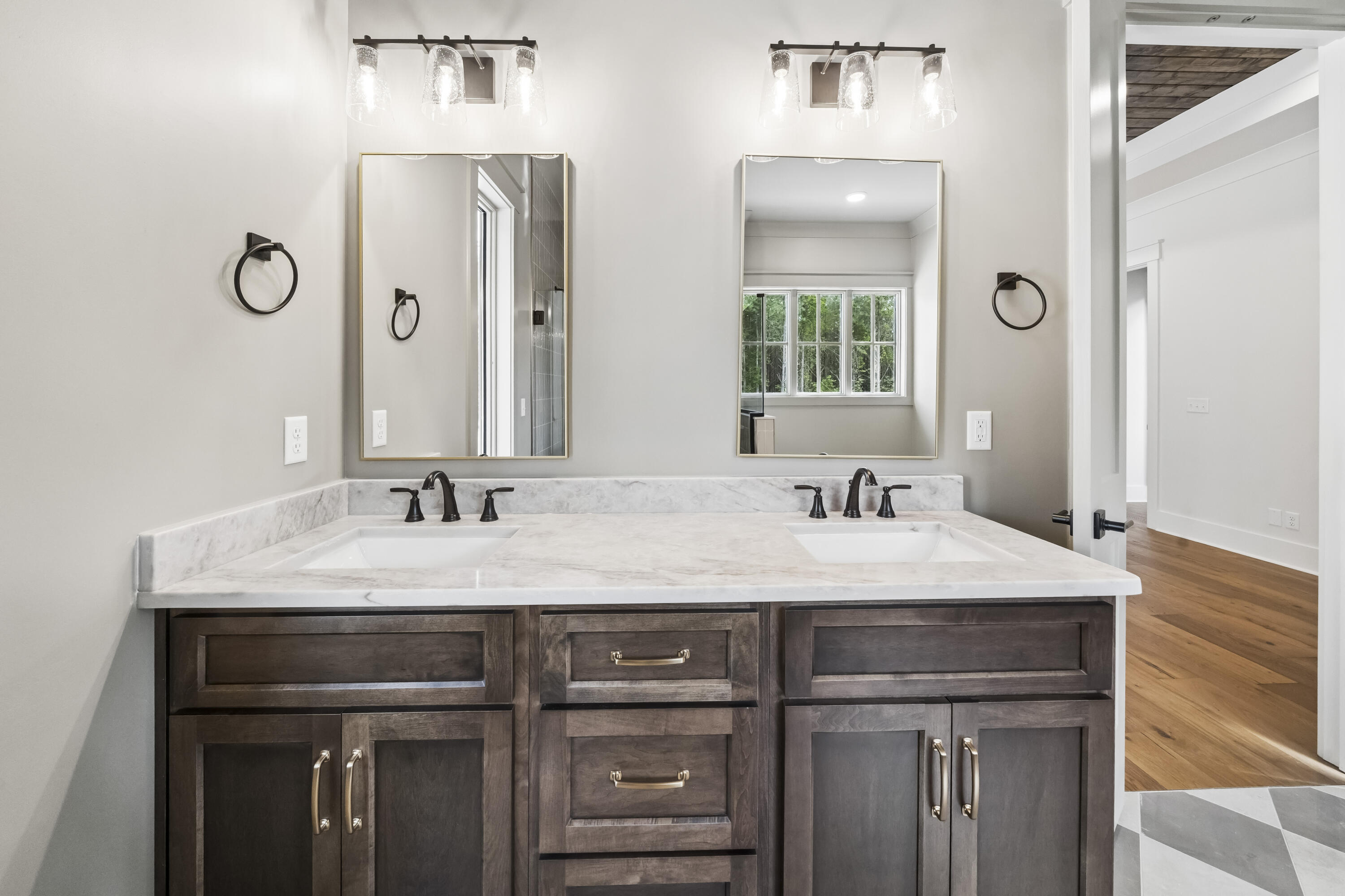 205 Serenity Way Guild, TN 37340 - Photo 20 of 37 Primary bathroom